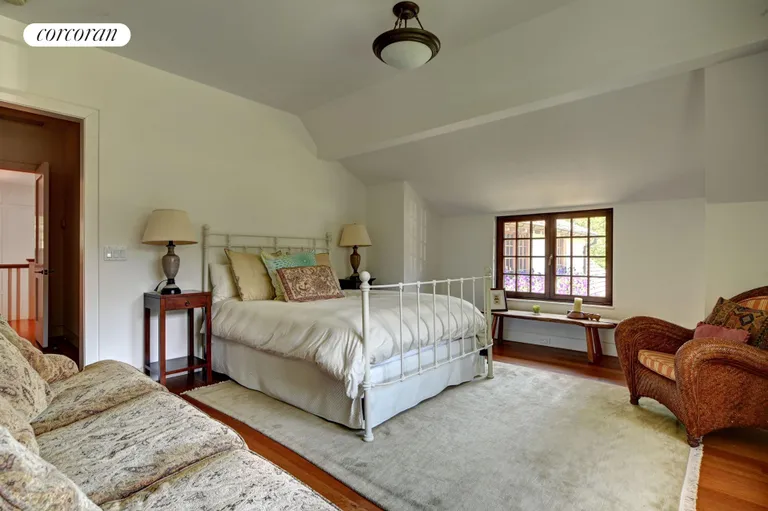 New York City Real Estate | View 41 Manhanset Road | room 13 | View 14