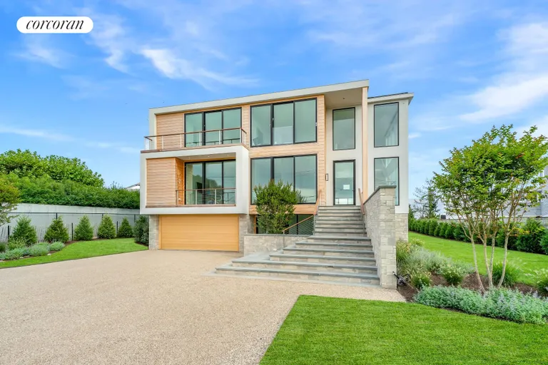 New York City Real Estate | View 345 Dune Road | 7 Beds, 8 Baths | View 1