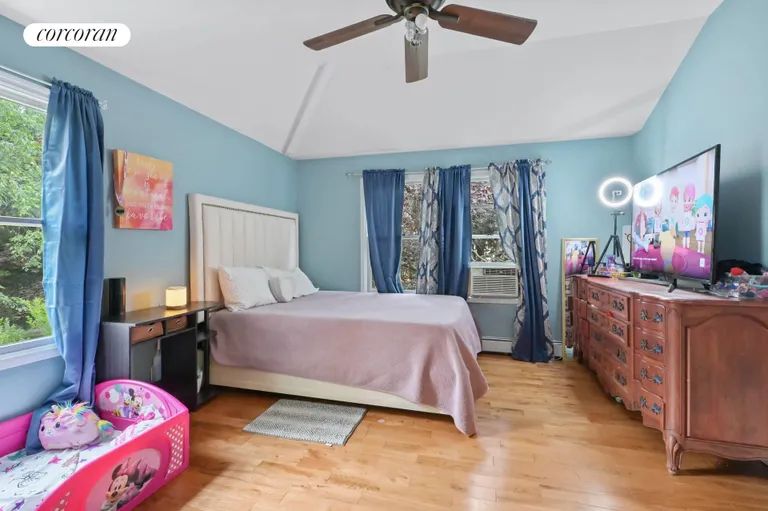 New York City Real Estate | View 22 Flamingo Court | room 12 | View 13