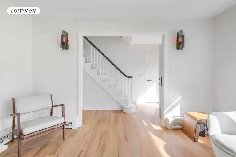 New York City Real Estate | View 14 South Ferncroft Place | room 4 | View 5