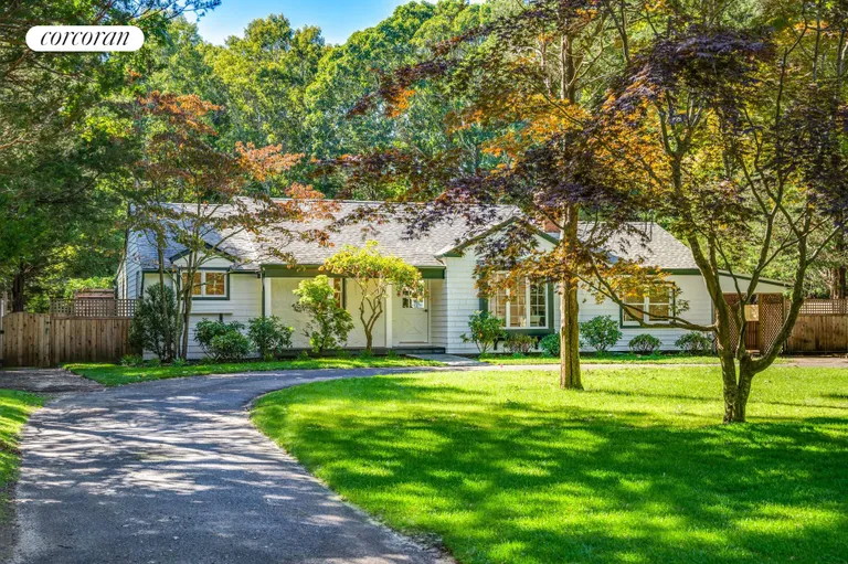 New York City Real Estate | View 94 Pembroke Drive | room 7 | View 8