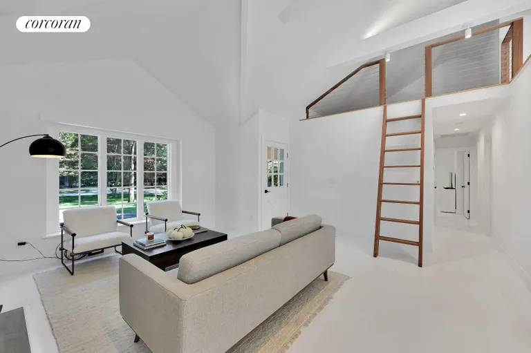 New York City Real Estate | View 94 Pembroke Drive | room 9 | View 10