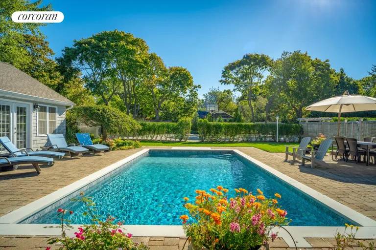 New York City Real Estate | View 154 South Road | 5 Beds, 4 Baths | View 1
