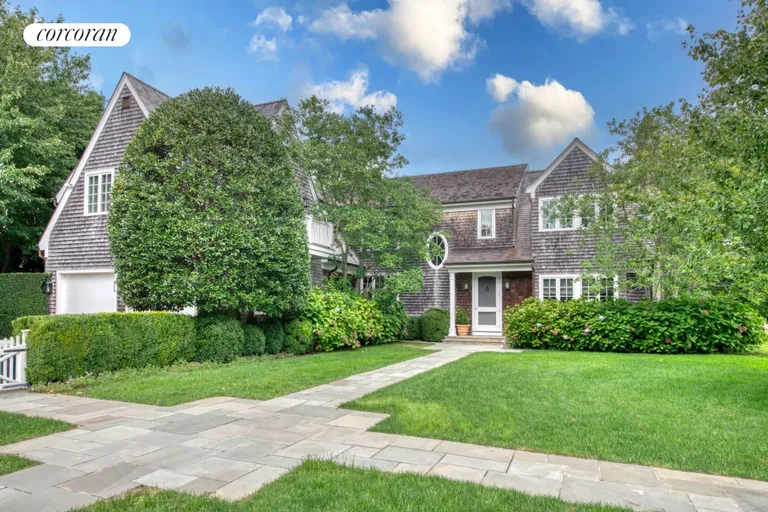The Hamptons Real Estate | View 98 Hedges Lane | room 1 | View 2