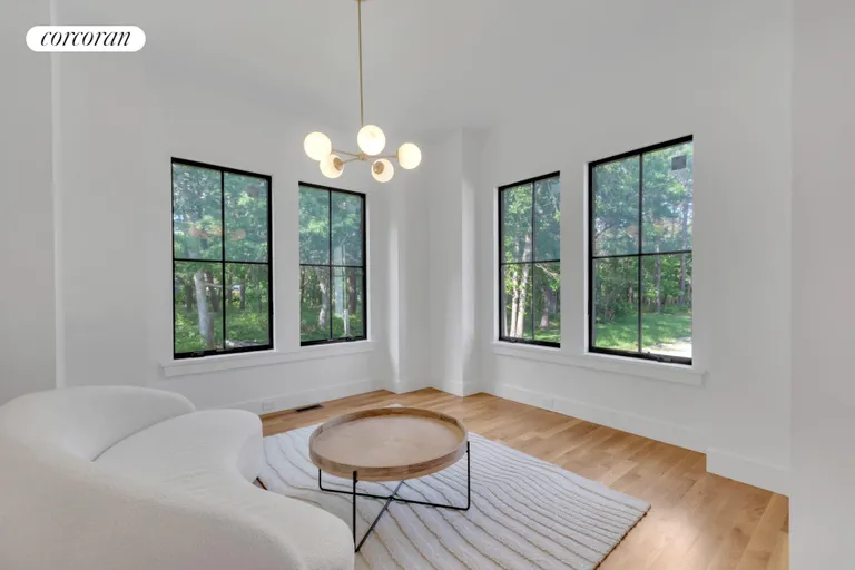 The Hamptons Real Estate | View 97 North Summit Blvd | Sitting room/office | View 3