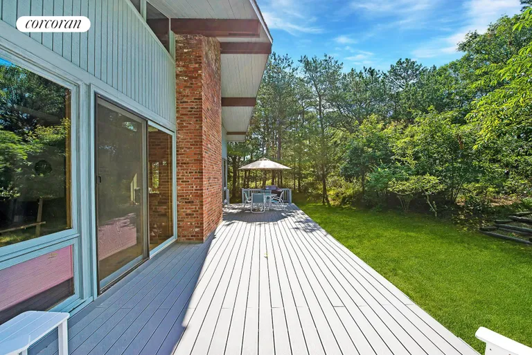 New York City Real Estate | View 204 Head of Pond Road | Side Yard and Deck | View 20