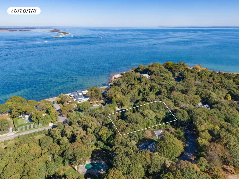 New York City Real Estate | View 45 Gardiners Bay Drive | room 4 | View 5
