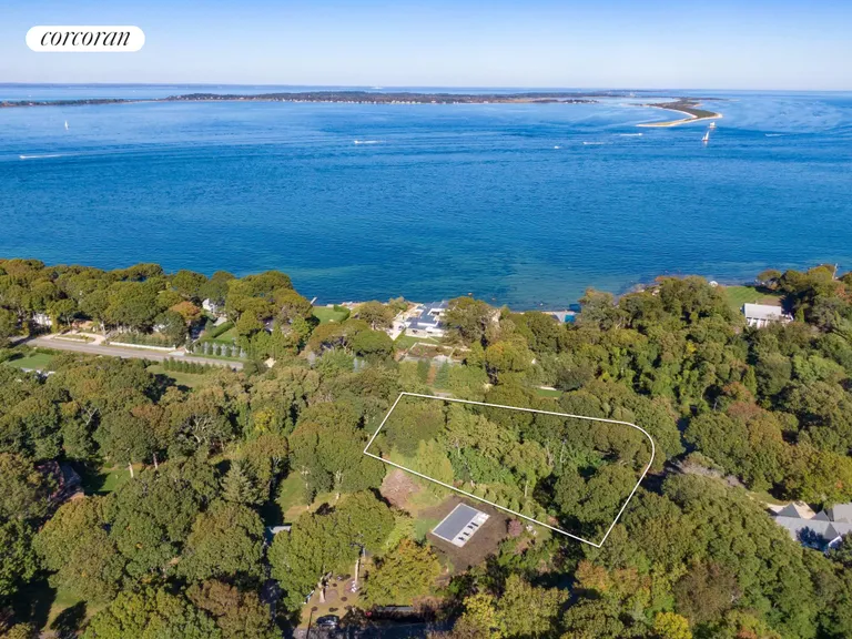 New York City Real Estate | View 45 Gardiners Bay Drive | room 5 | View 6
