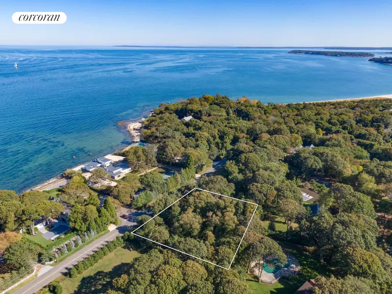 New York City Real Estate | View 47 Gardiners Bay Drive | room 3 | View 4