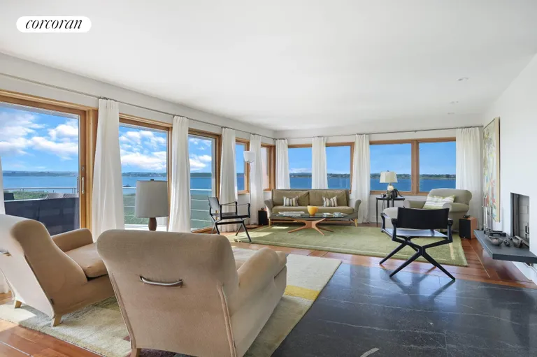 New York City Real Estate | View 360 Dune Road | room 21 | View 22