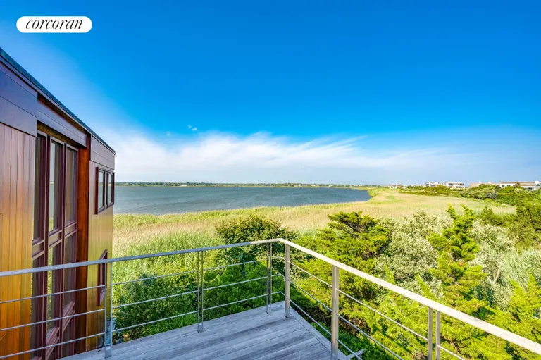 New York City Real Estate | View 360 Dune Road | room 25 | View 26