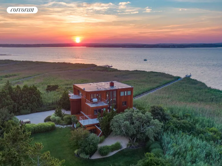 The Hamptons Real Estate | View 360 Dune Road | 3 Beds, 4 Baths | View 1