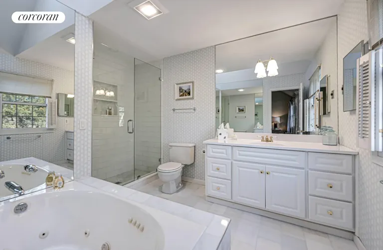New York City Real Estate | View 10 Brittany Lane | Primary En-suite with Soaking tub | View 16
