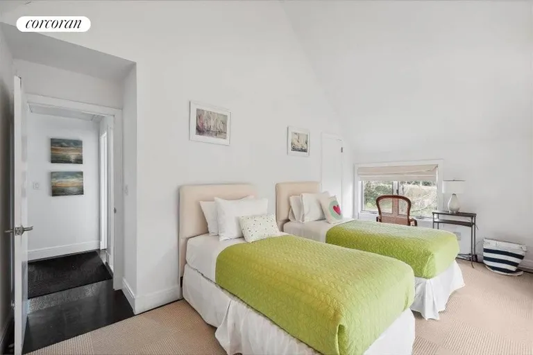 New York City Real Estate | View 102 North Captains Neck Lane (off Bishops) | room 16 | View 17