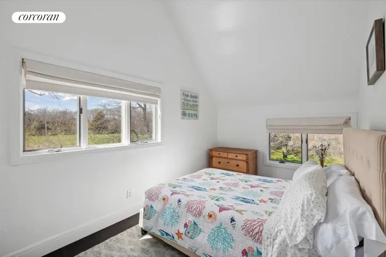 New York City Real Estate | View 102 North Captains Neck Lane (off Bishops) | room 19 | View 20