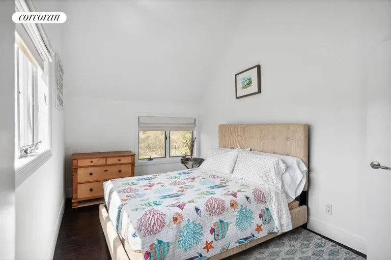 New York City Real Estate | View 102 North Captains Neck Lane (off Bishops) | room 20 | View 21
