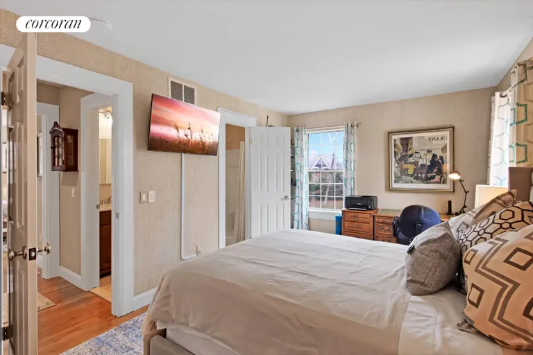 New York City Real Estate | View 111 Water Mill Towd Road | room 18 | View 19