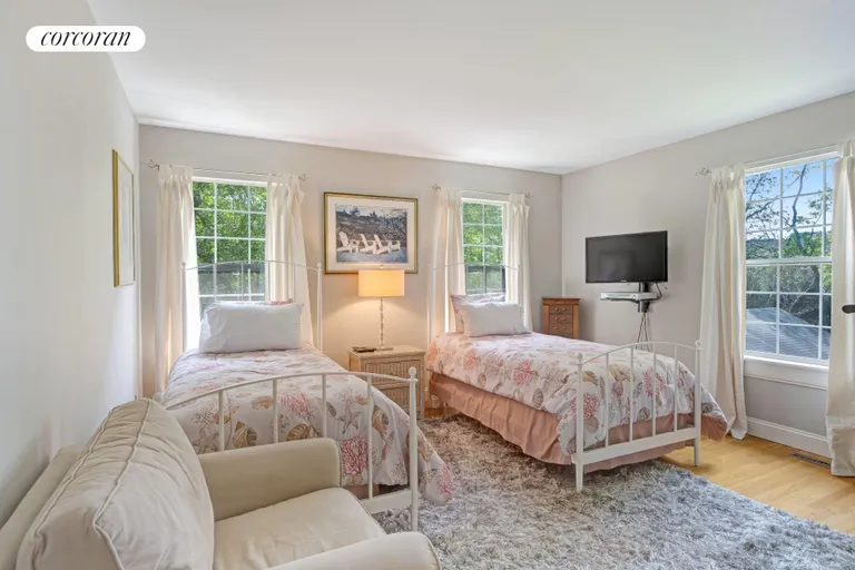 New York City Real Estate | View 111 Water Mill Towd Road | room 19 | View 20