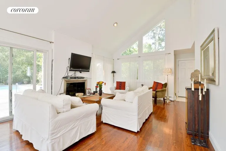 The Hamptons Real Estate | View 27 Ely Brook Road | living room | View 5