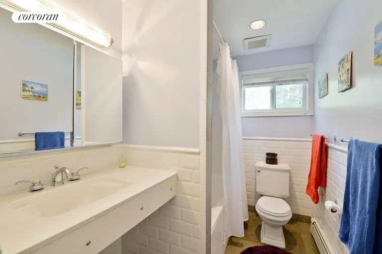 The Hamptons Real Estate | View 27 Ely Brook Road | bathroom | View 7