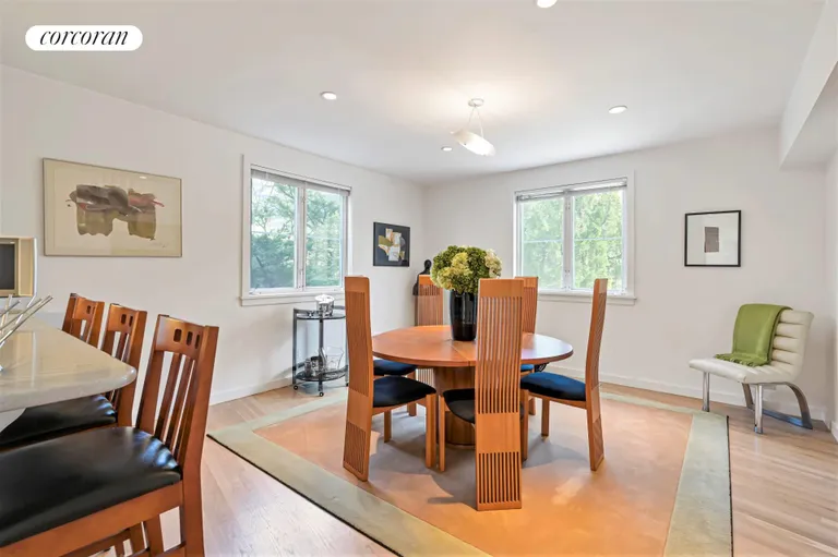 The Hamptons Real Estate | View 1 Carver Street | room 8 | View 9