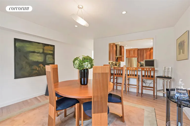 The Hamptons Real Estate | View 1 Carver Street | room 9 | View 10
