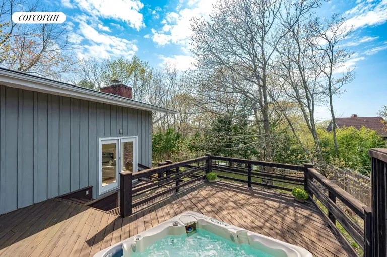 The Hamptons Real Estate | View 1 Carver Street | room 20 | View 21