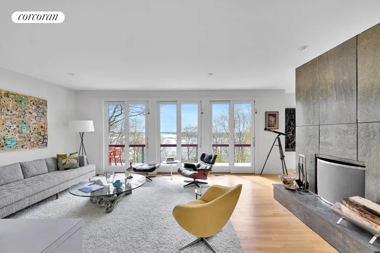 New York City Real Estate | View 10 Serpentine Drive | Living Room | View 17