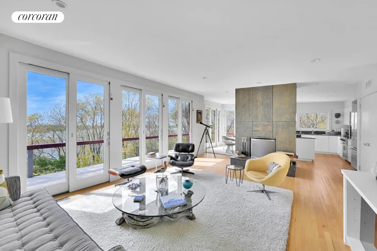 New York City Real Estate | View 10 Serpentine Drive | Living Room | View 20