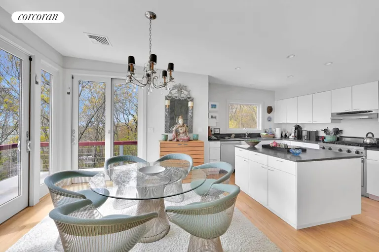 New York City Real Estate | View 10 Serpentine Drive | Dining Area | View 22