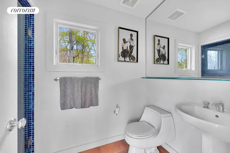 New York City Real Estate | View 10 Serpentine Drive | Guest House Bathroom | View 28