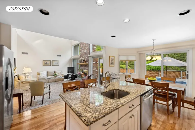 New York City Real Estate | View 7 Quogue Station Road | open to lr | View 17