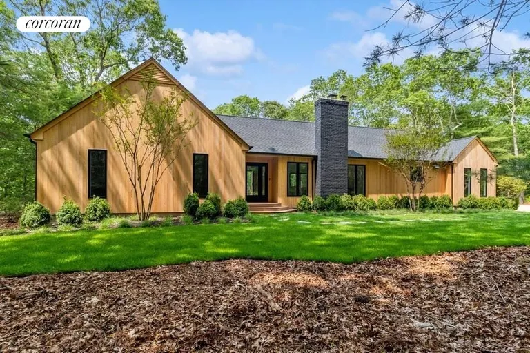 The Hamptons Real Estate | View 3 Jody's Path | 3 Beds, 2 Baths | View 1