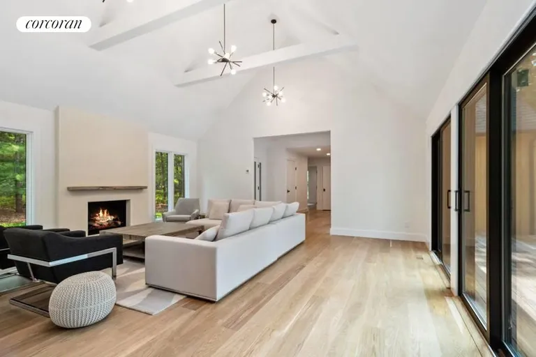 The Hamptons Real Estate | View 3 Jody's Path | room 6 | View 7