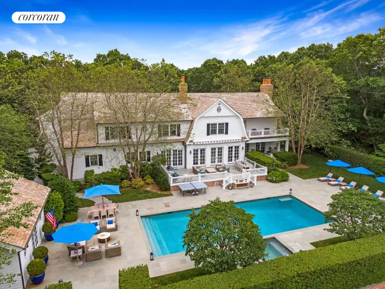 The Hamptons Real Estate | View 462 Middle Line Highway | 7 Beds, 7 Baths | View 1