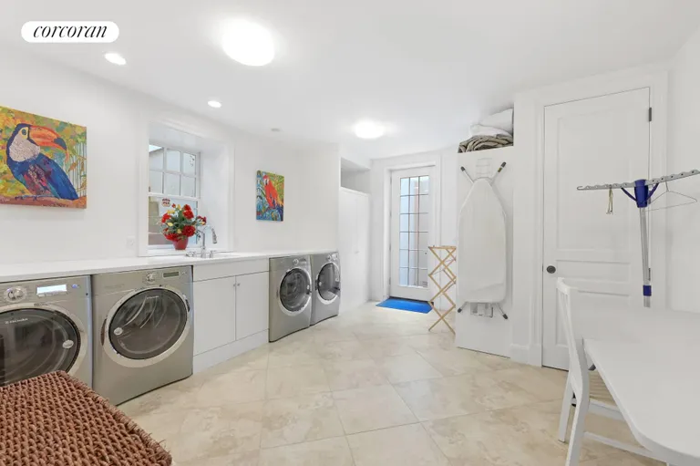 The Hamptons Real Estate | View 462 Middle Line Highway | room 23 | View 24