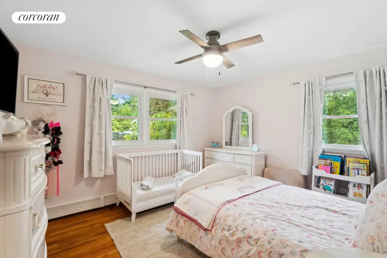 New York City Real Estate | View 12 East Pond Lane | room 13 | View 14