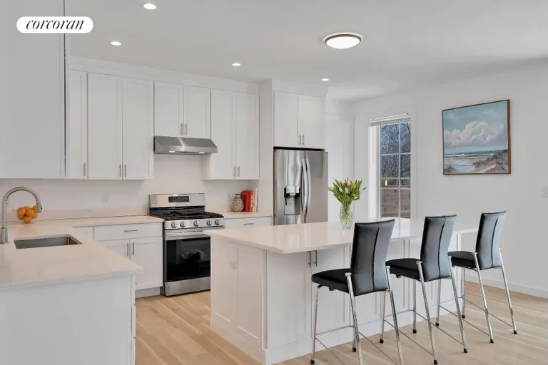 New York City Real Estate | View 42 Squires Boulevard | room 3 | View 4