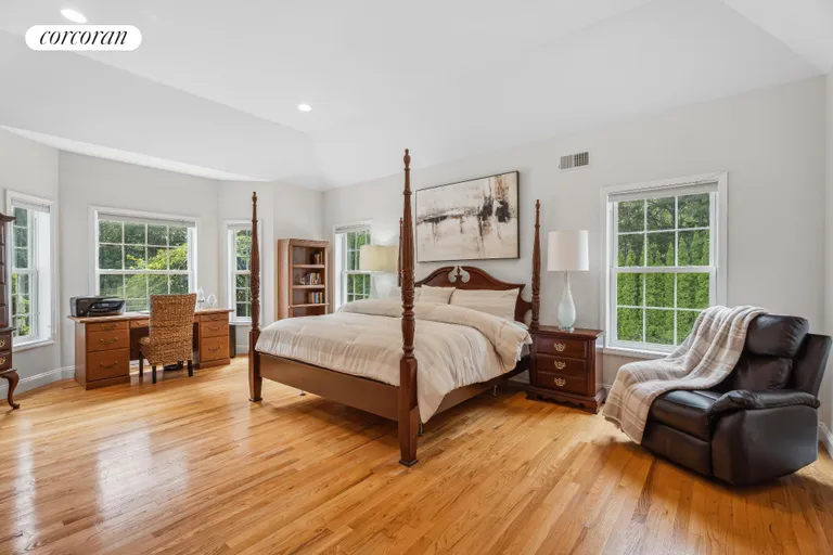 New York City Real Estate | View 142 Malloy Drive | room 20 | View 21