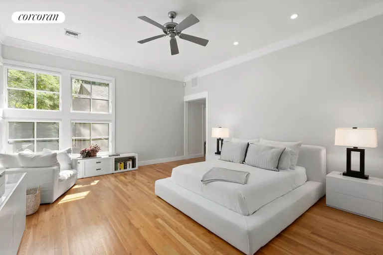 New York City Real Estate | View 13725 Soundview Avenue | room 11 | View 12