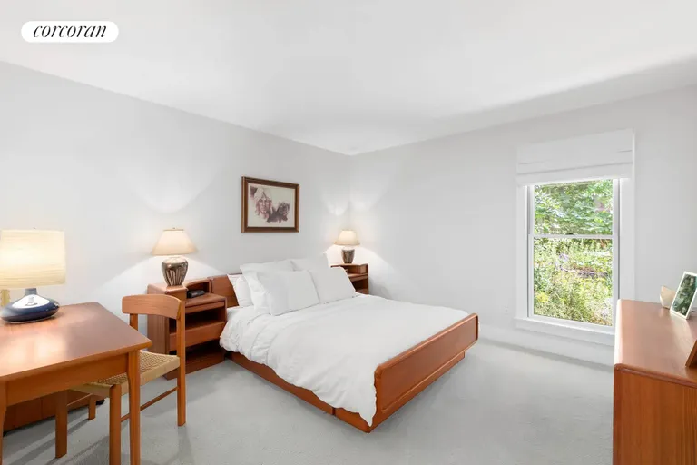 New York City Real Estate | View 13725 Soundview Avenue | room 15 | View 16