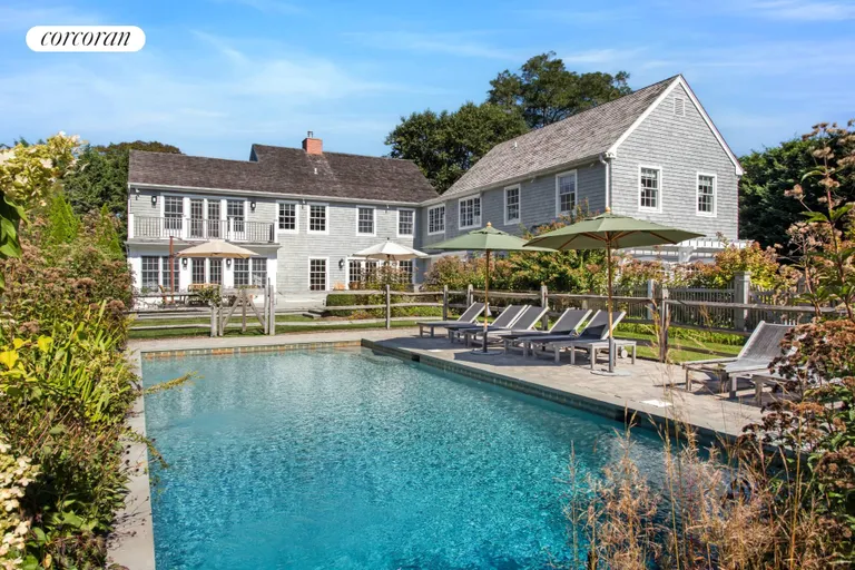 The Hamptons Real Estate | View 1 Ring Neck Road | 7 Beds, 4 Baths | View 1