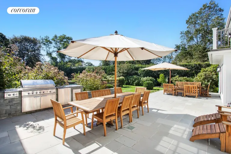 The Hamptons Real Estate | View 1 Ring Neck Road | room 1 | View 2