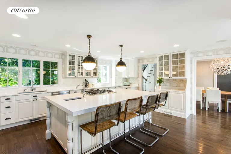 The Hamptons Real Estate | View 1 Ring Neck Road | Chef's kitchen | View 5