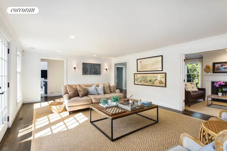 The Hamptons Real Estate | View 1 Ring Neck Road | Livingroom | View 7