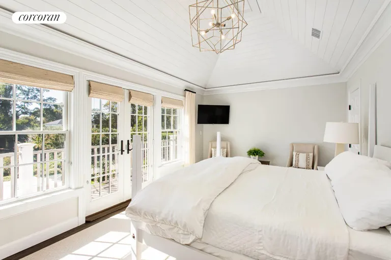 The Hamptons Real Estate | View 1 Ring Neck Road | Guest bedroom | View 11