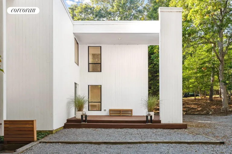 The Hamptons Real Estate | View 3 North Pass Road | room 1 | View 2