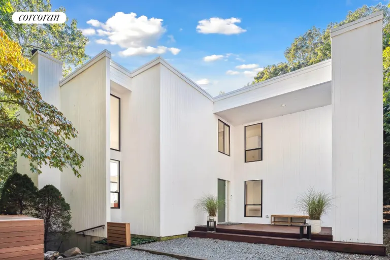 The Hamptons Real Estate | View 3 North Pass Road | room 4 | View 5