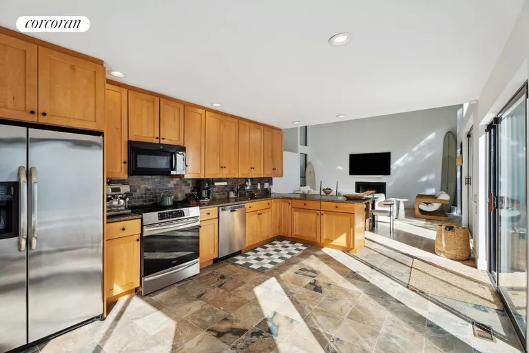 The Hamptons Real Estate | View 3 North Pass Road | room 9 | View 10