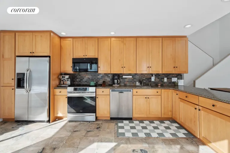 The Hamptons Real Estate | View 3 North Pass Road | room 10 | View 11